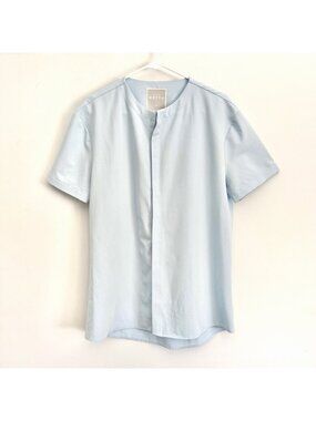 ORTTU Light Blue Short Sleeve Hidden Button Down Shirt Men’s Size Medium